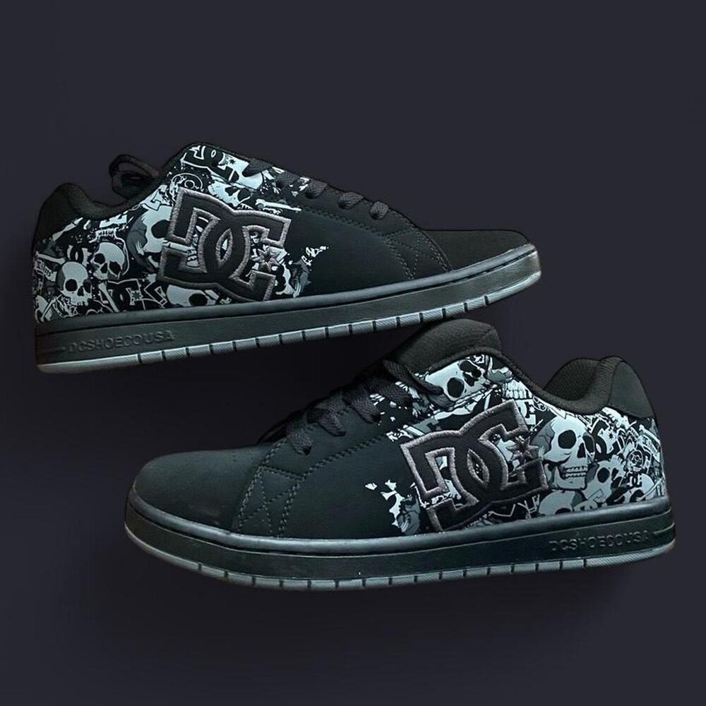 Dc shoes skull graphic